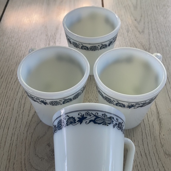 4 Vintage Pyrex - Old Town / Blue Onion coffee mugs retro collectible cups - Picture 3 of 8